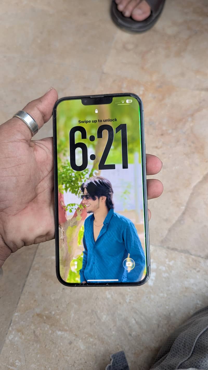 Apple iPhone 13 2