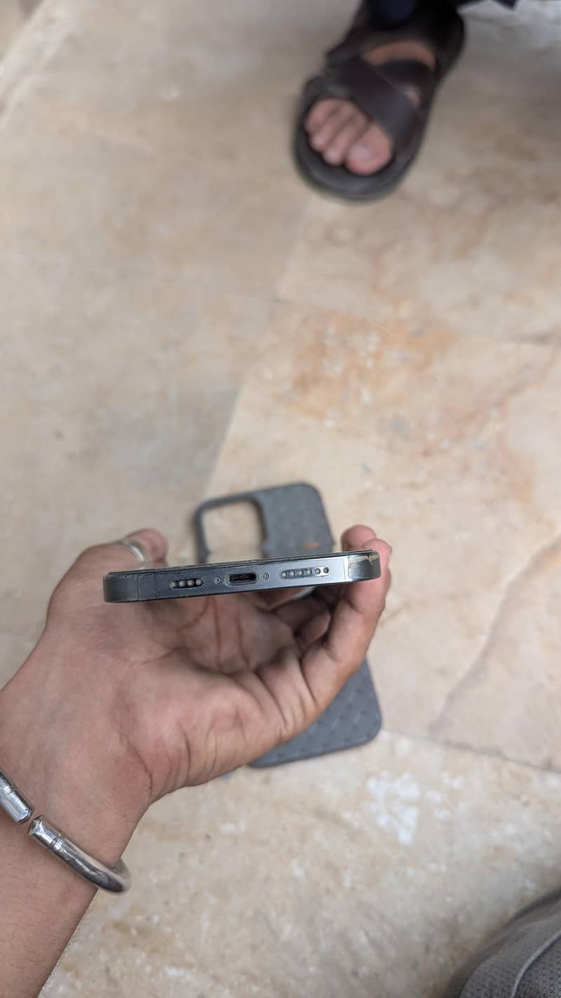Apple iPhone 13 3