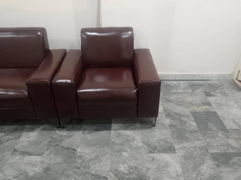 office sofa for sell 3