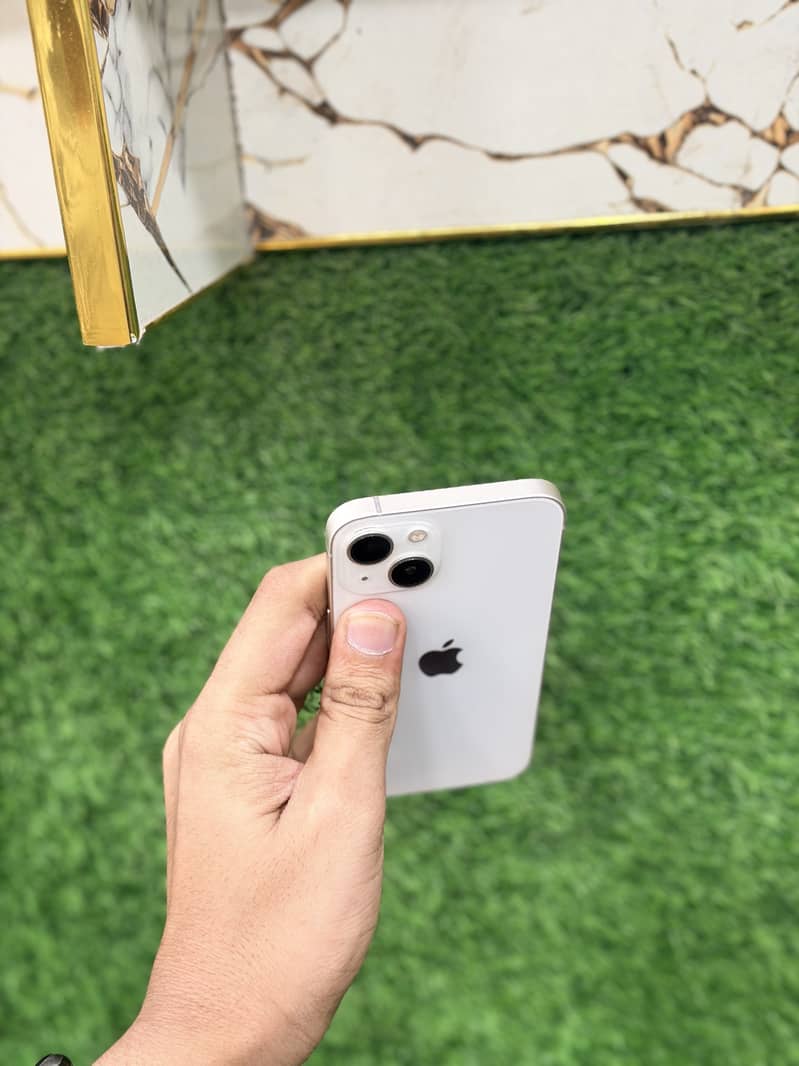 Apple iPhone 13 3