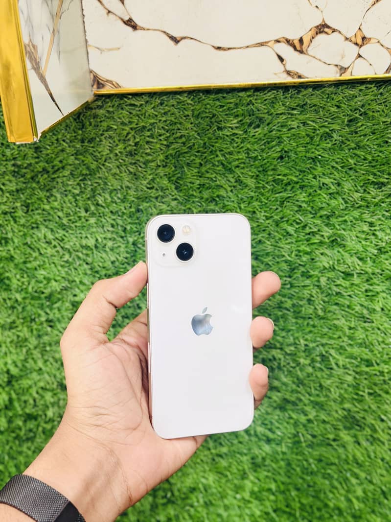 Apple iPhone 13 6