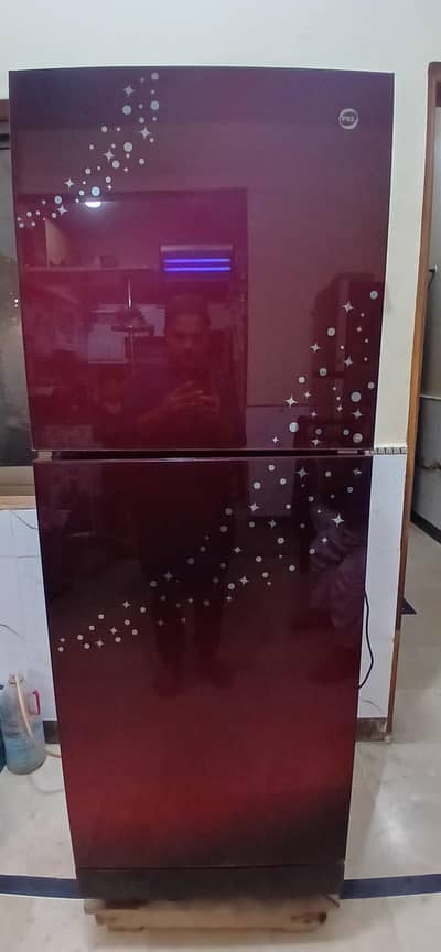 “Original Refrigerator for Sale – Excellent Condition”