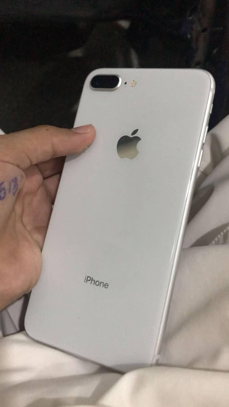 Apple iPhone 8 Plus 5