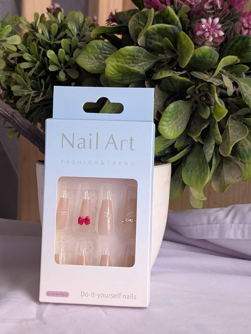 Pretty Artificial Nails 1