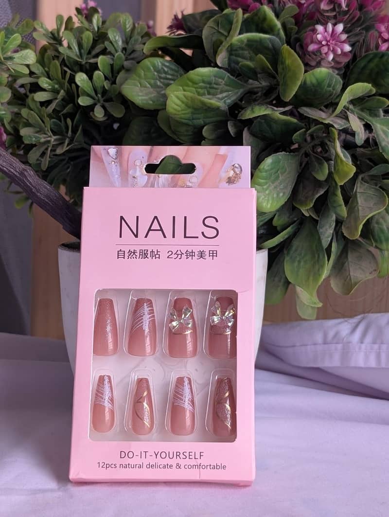 Pretty Artificial Nails 2