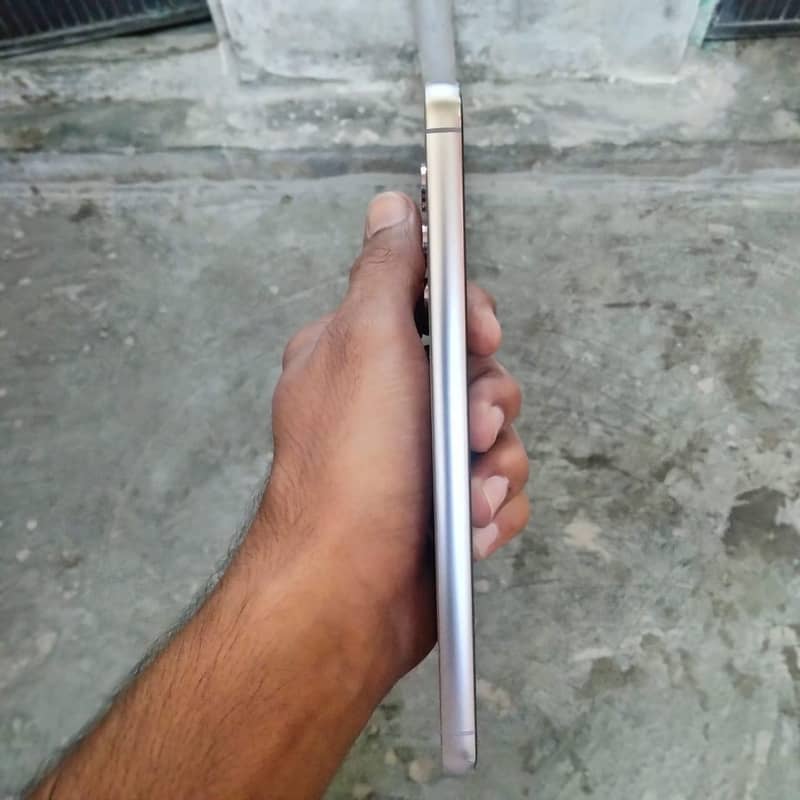 Samsung Mobile S23 Plus 11