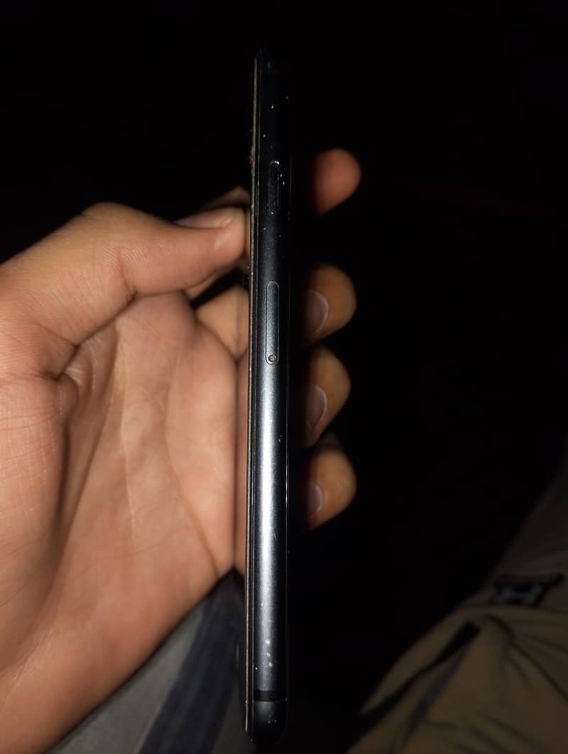 Apple iPhone 8 4