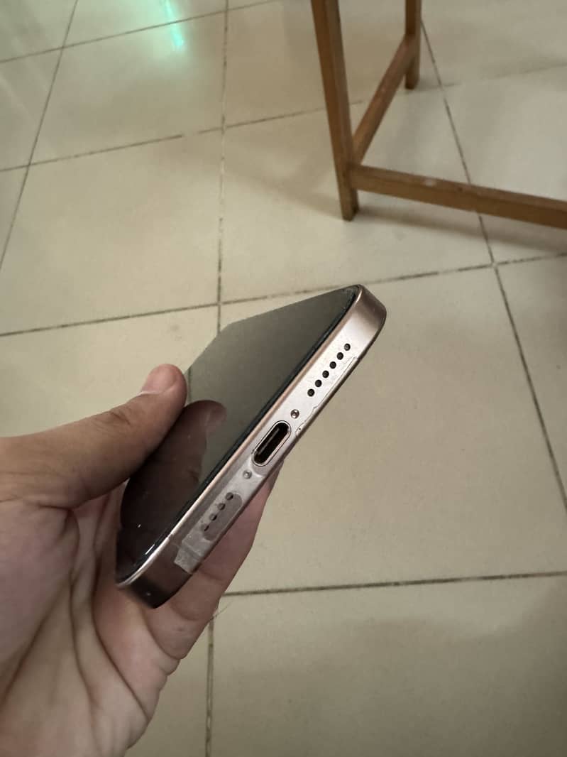 Apple iPhone 16 Pro Max 5