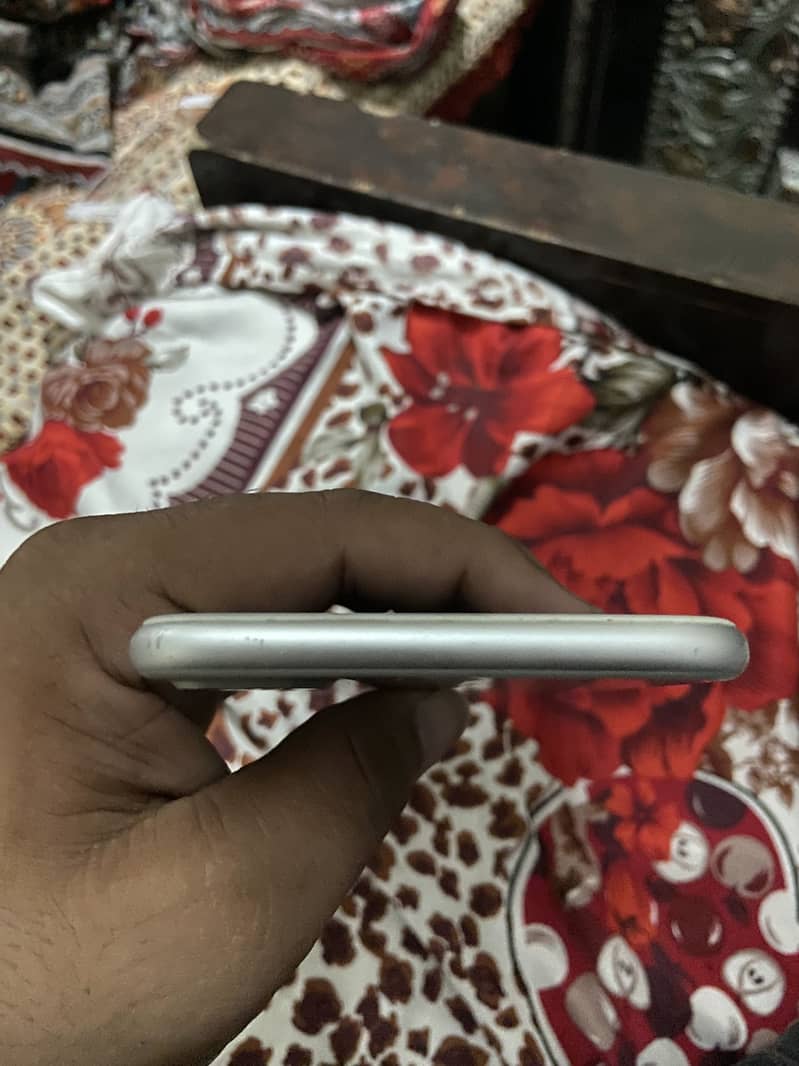 Apple iPhone 7 Plus 2