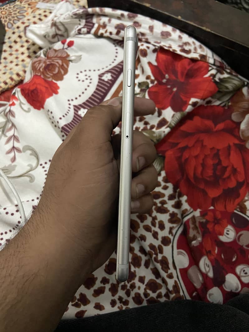 Apple iPhone 7 Plus 5