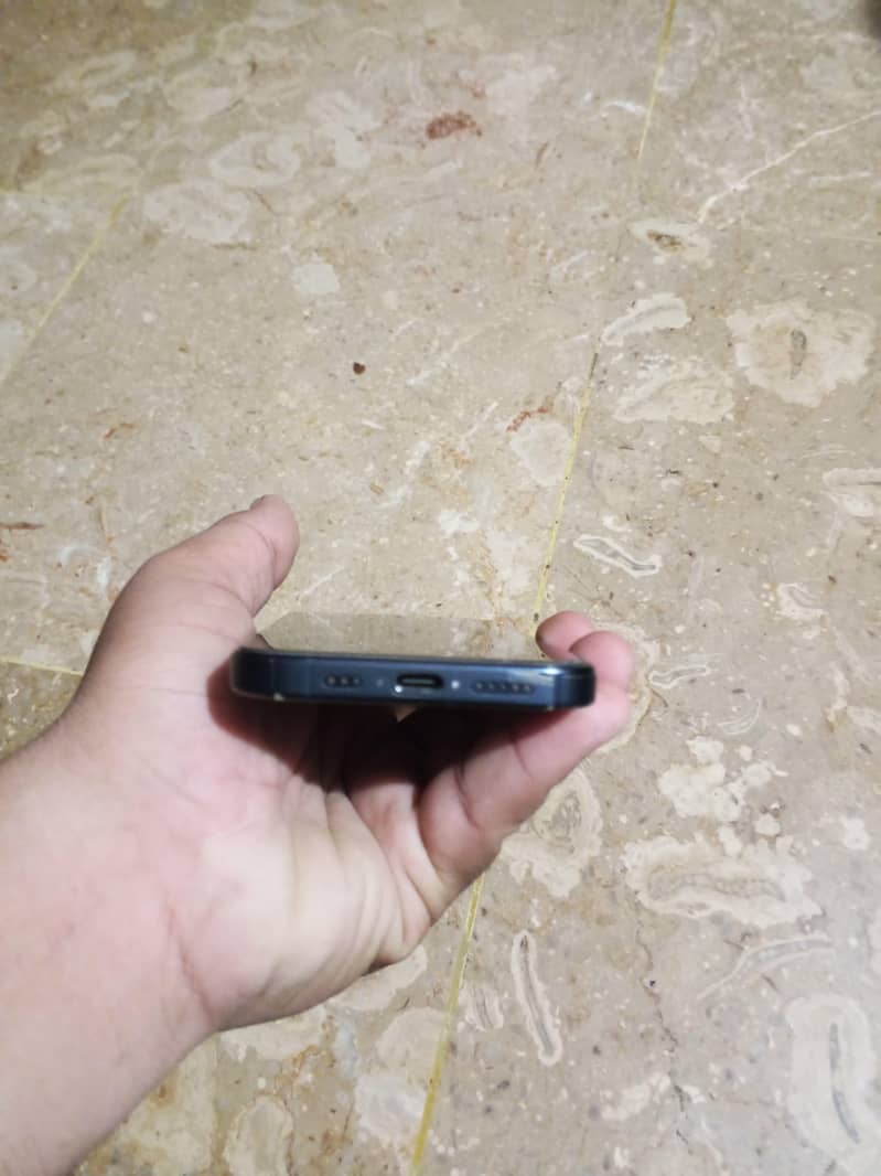 Apple iPhone 15 Pro 2