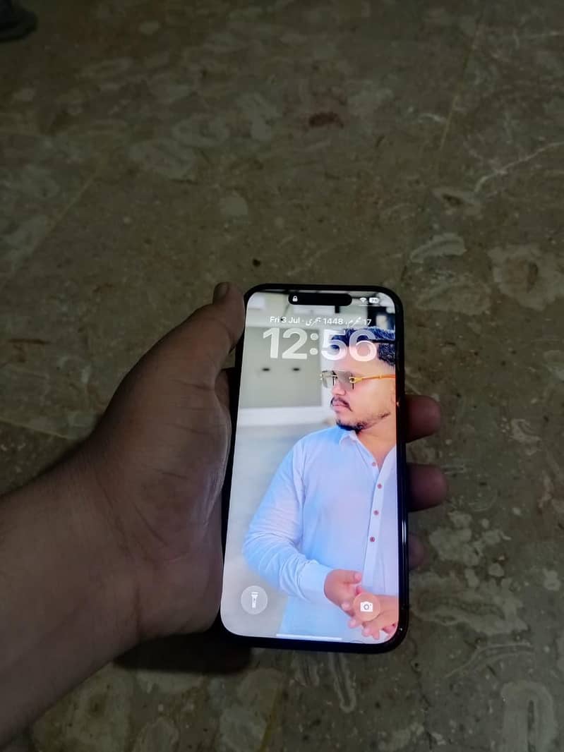 Apple iPhone 15 Pro 3