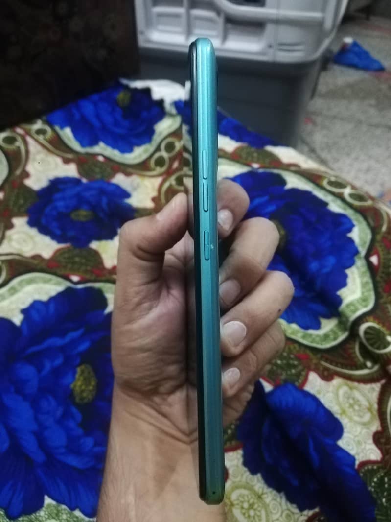 Tecno Spark 8C 3