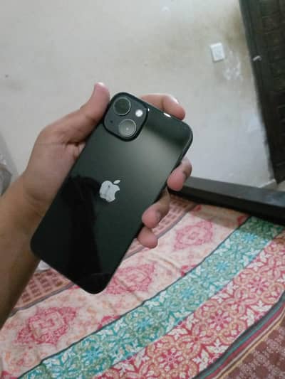 Apple iPhone 13