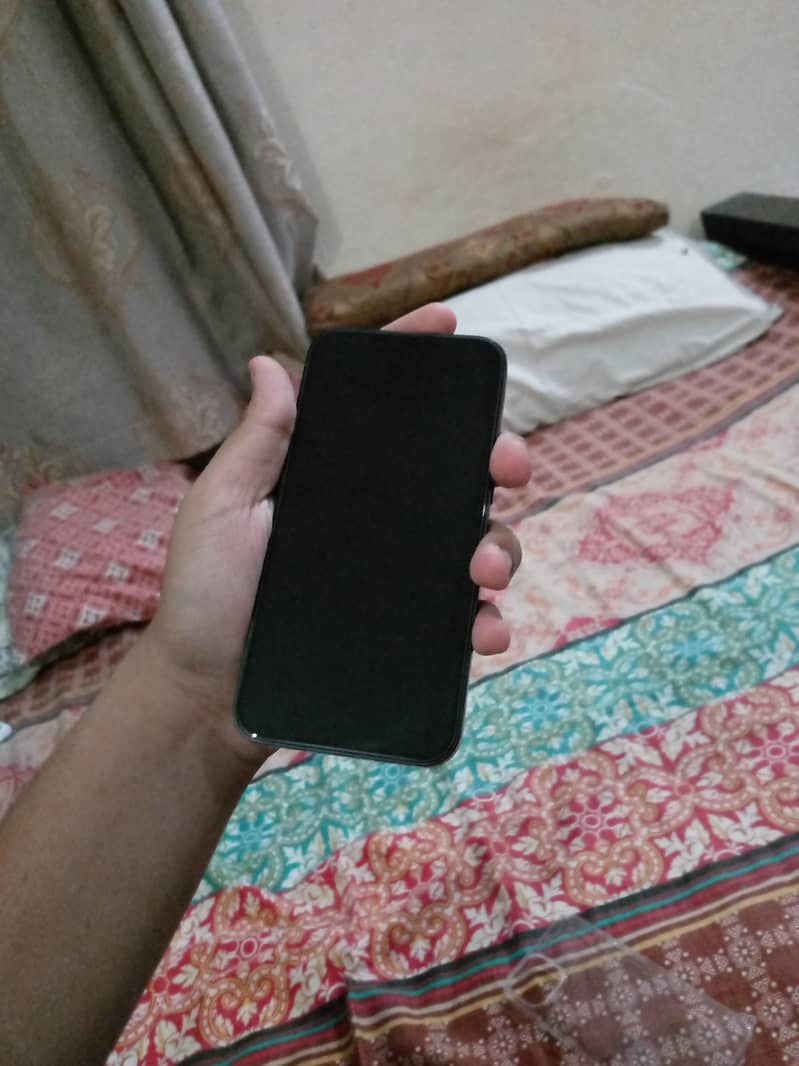 Apple iPhone 13 3