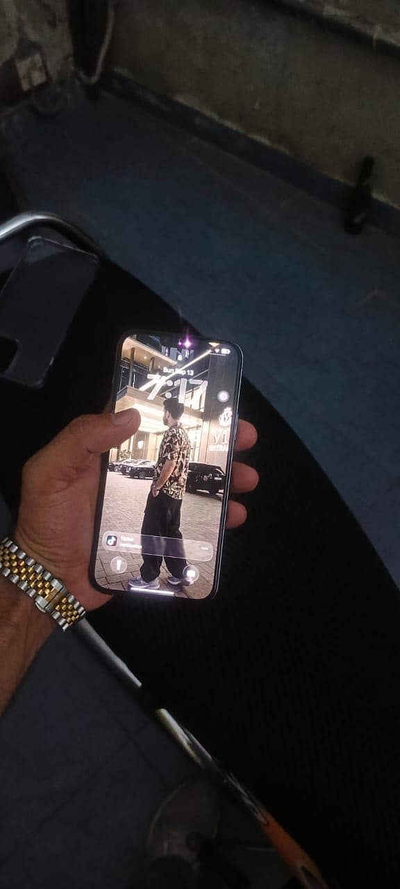 Apple iPhone 13 Pro Max 2