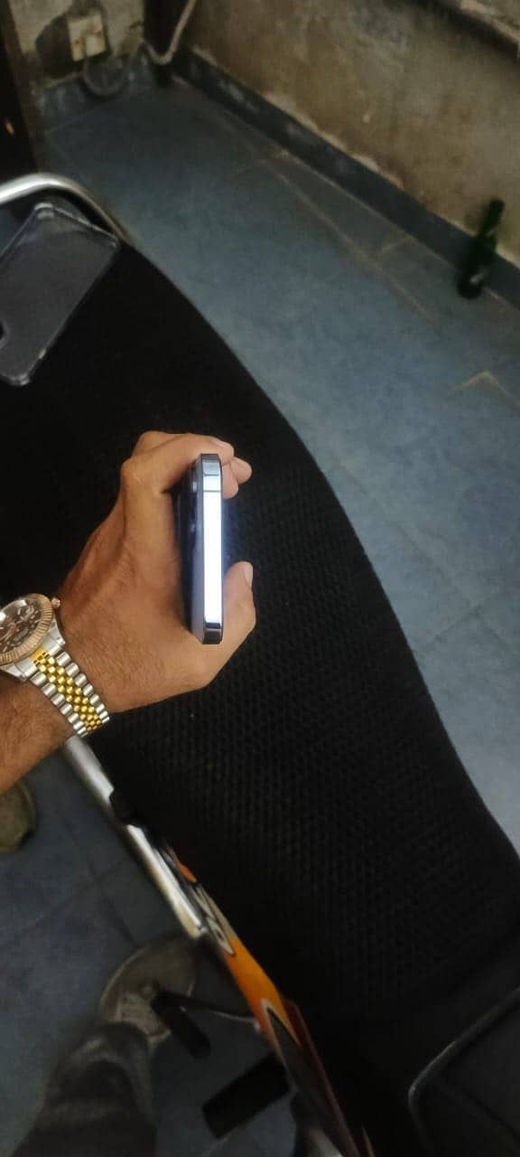 Apple iPhone 13 Pro Max 3