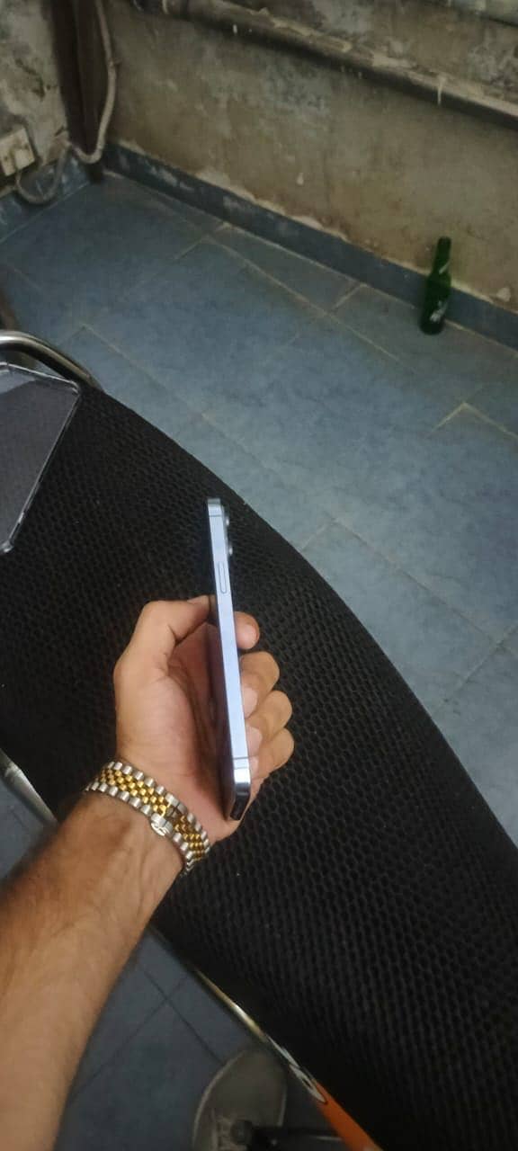 Apple iPhone 13 Pro Max 4