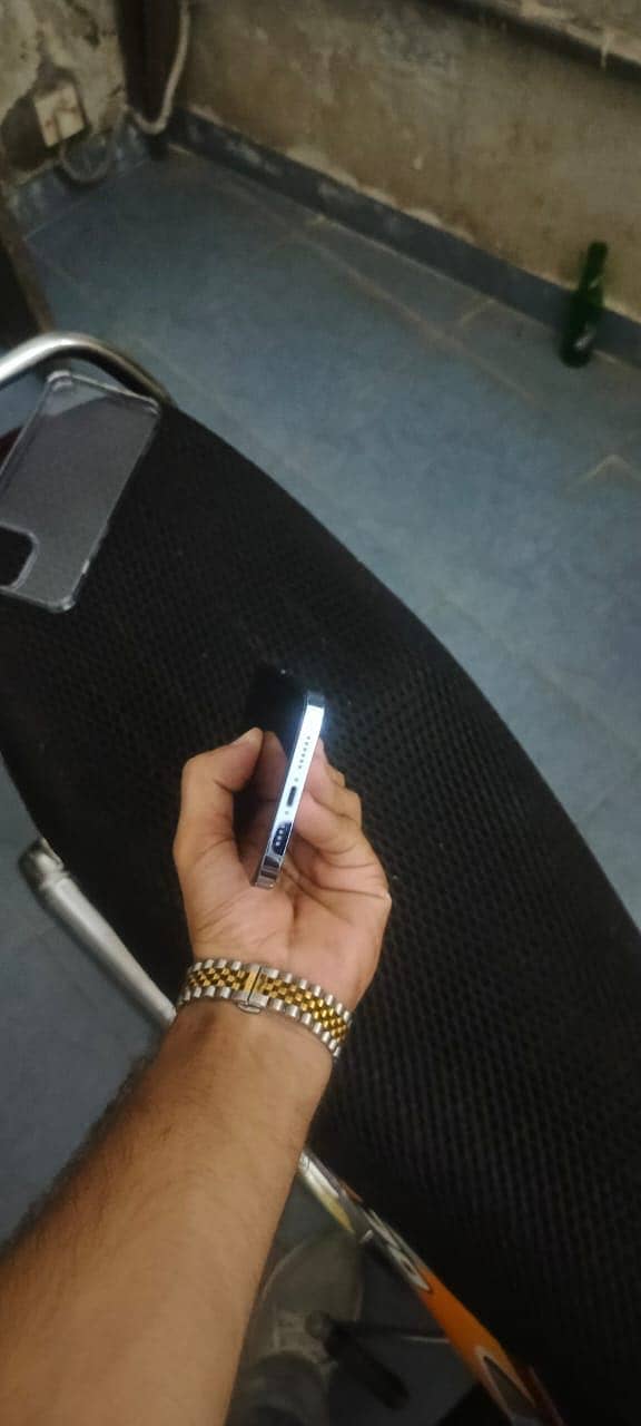 Apple iPhone 13 Pro Max 5