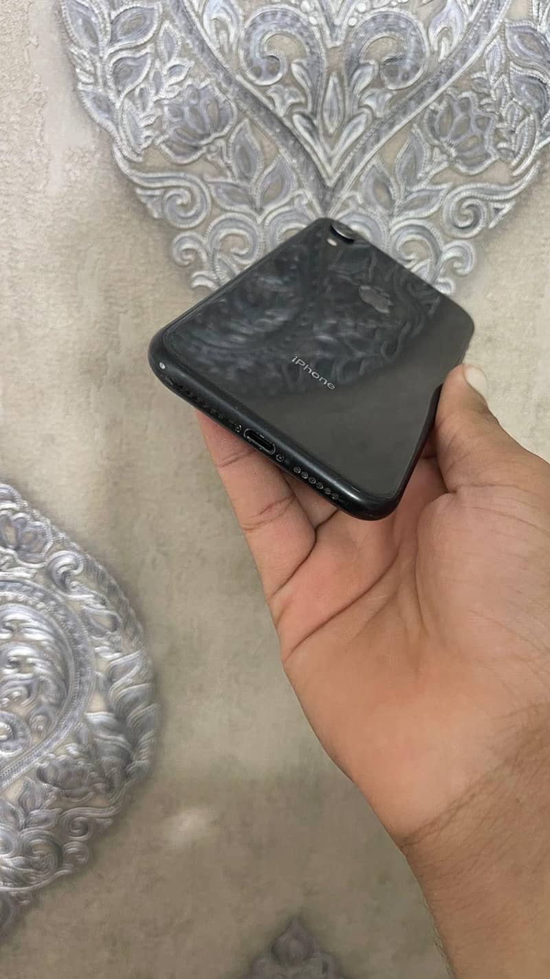 Apple iPhone XR 1