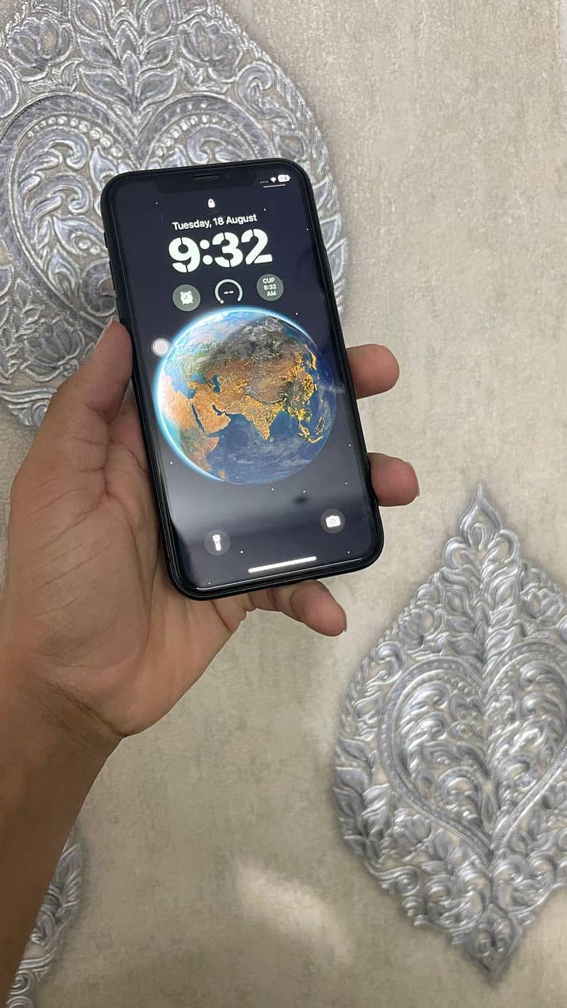 Apple iPhone XR 4
