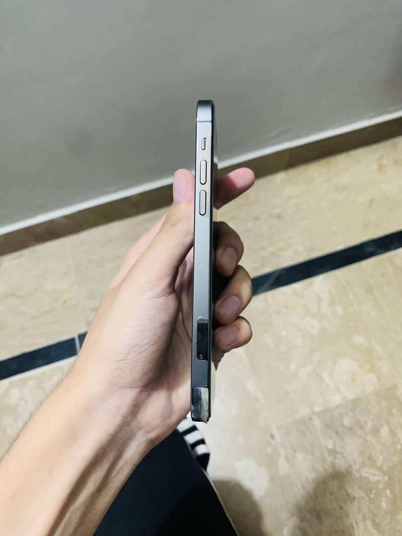 Apple iPhone 12 Pro 1