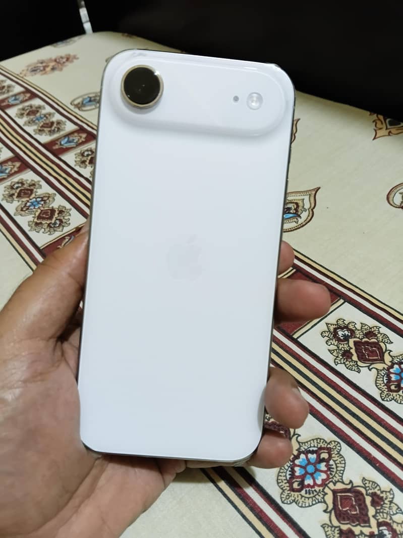 Apple iPhone 17 Air 0