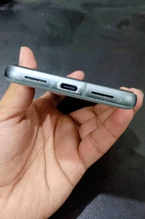 Google Pixel 8 2