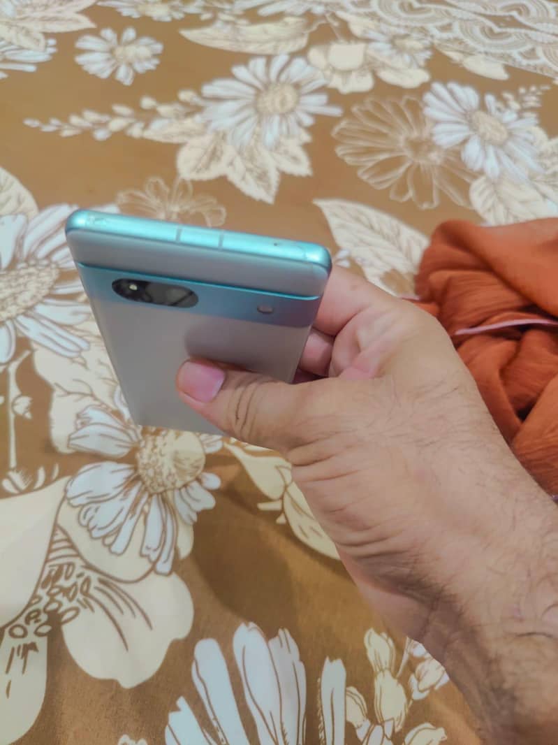 Google Pixel 7a 1