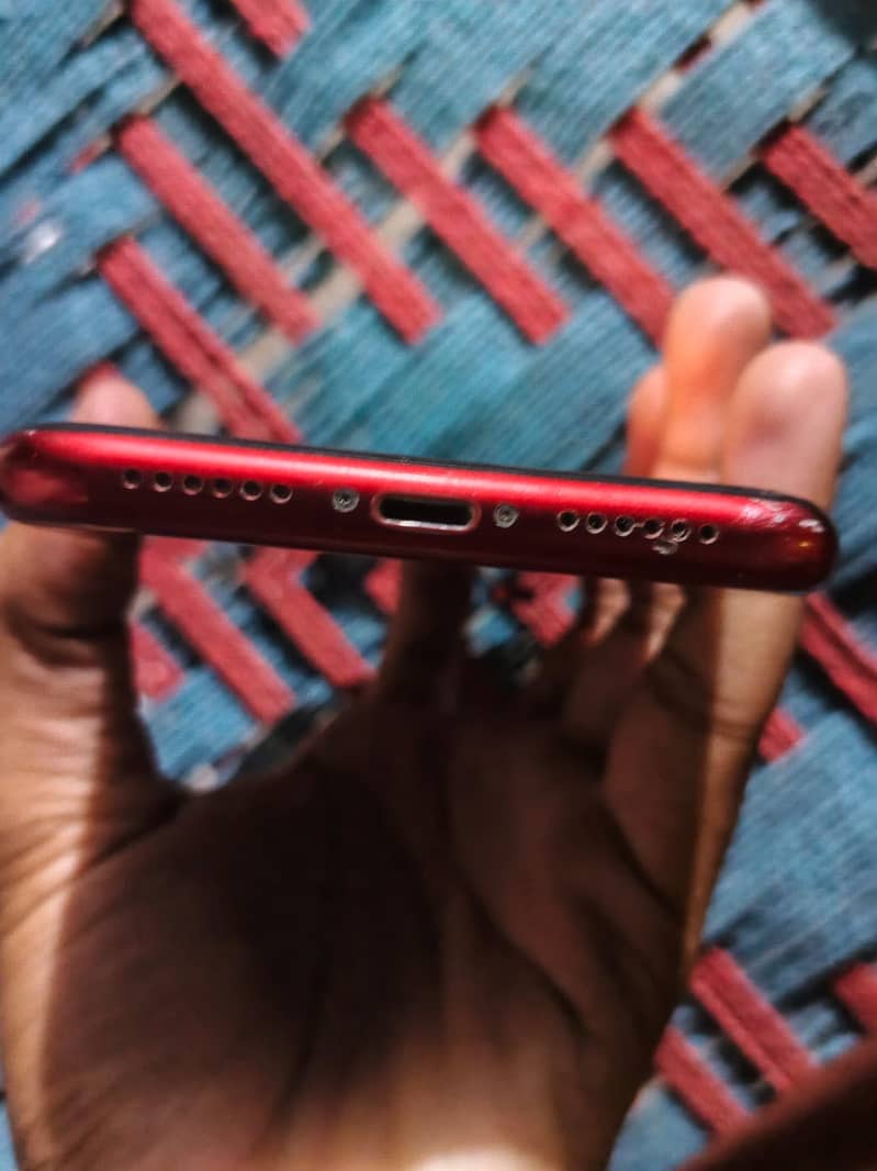 Apple iPhone XR 4