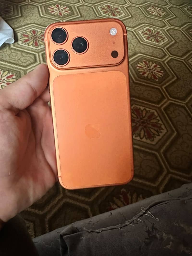 Apple iPhone 17 Pro Max 2