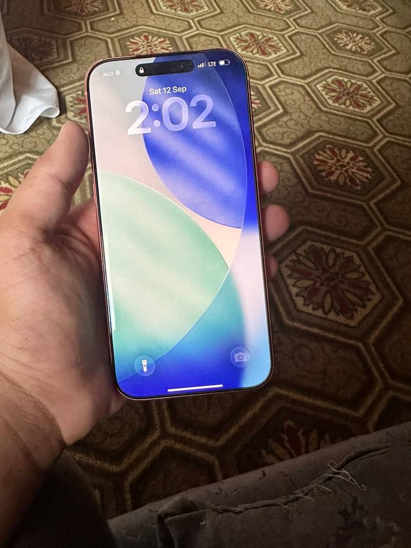 Apple iPhone 17 Pro Max 3