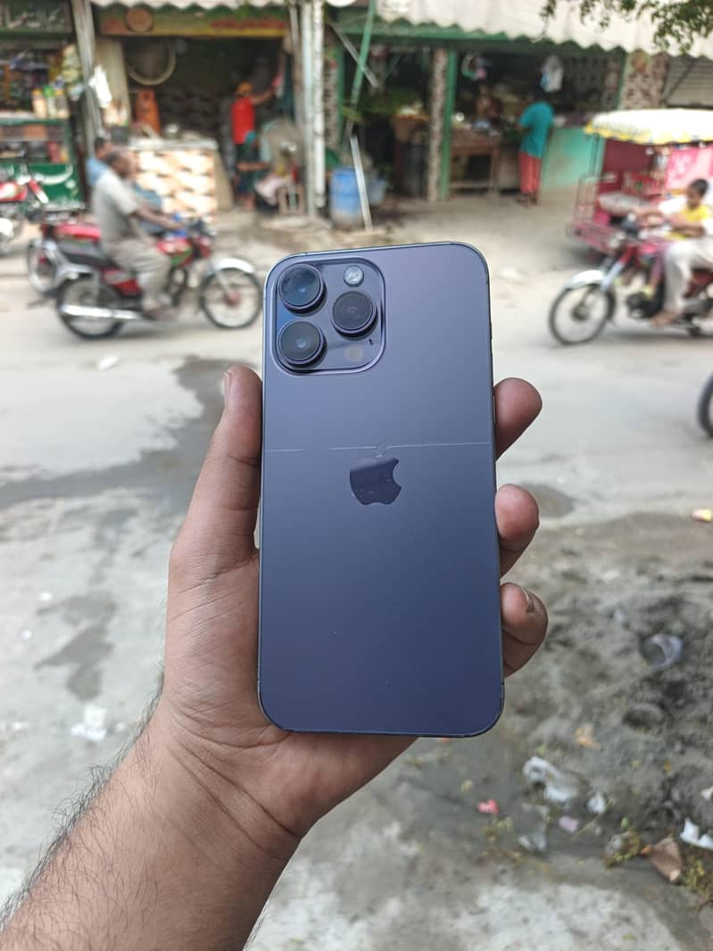 Apple iPhone 14 Pro Max 0
