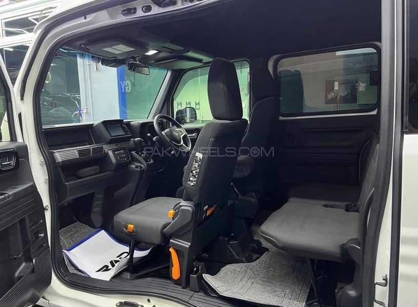 Honda N box 7