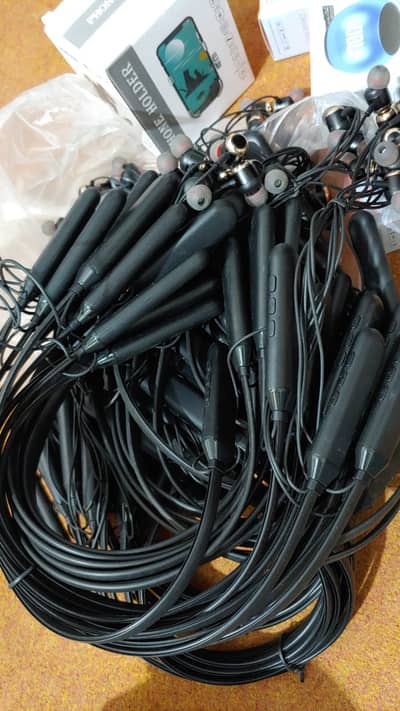 Neckband avalible ha battery timing bhot achi ha wholesale rate