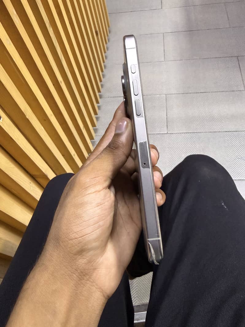 Apple iPhone 15 Pro Max 3