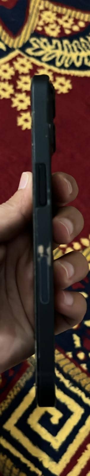 Apple iPhone 13 2