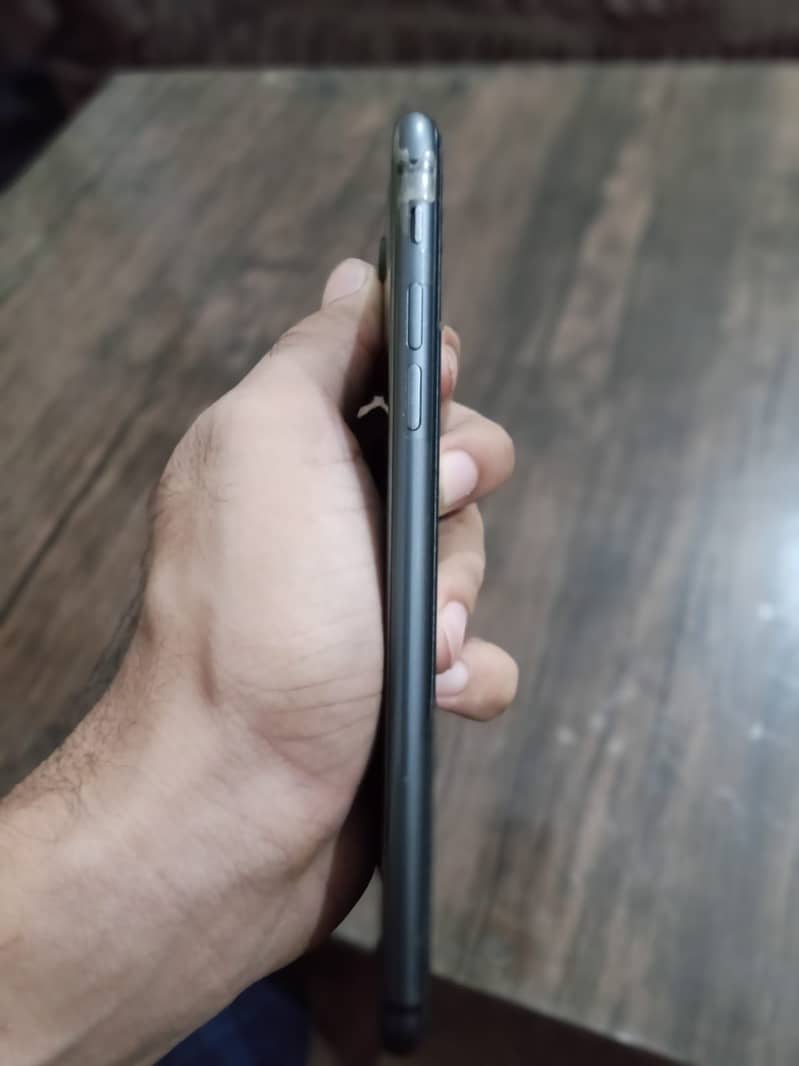 Apple iPhone 8 Plus 6
