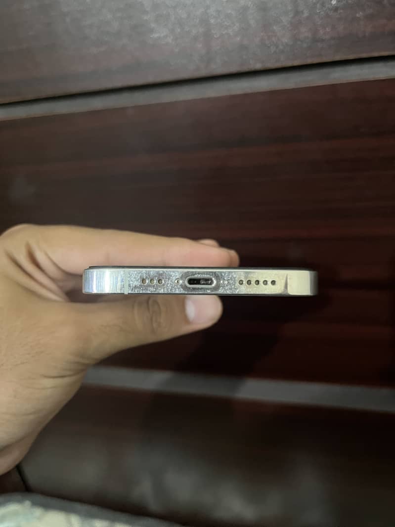Apple iPhone 12 Pro 4