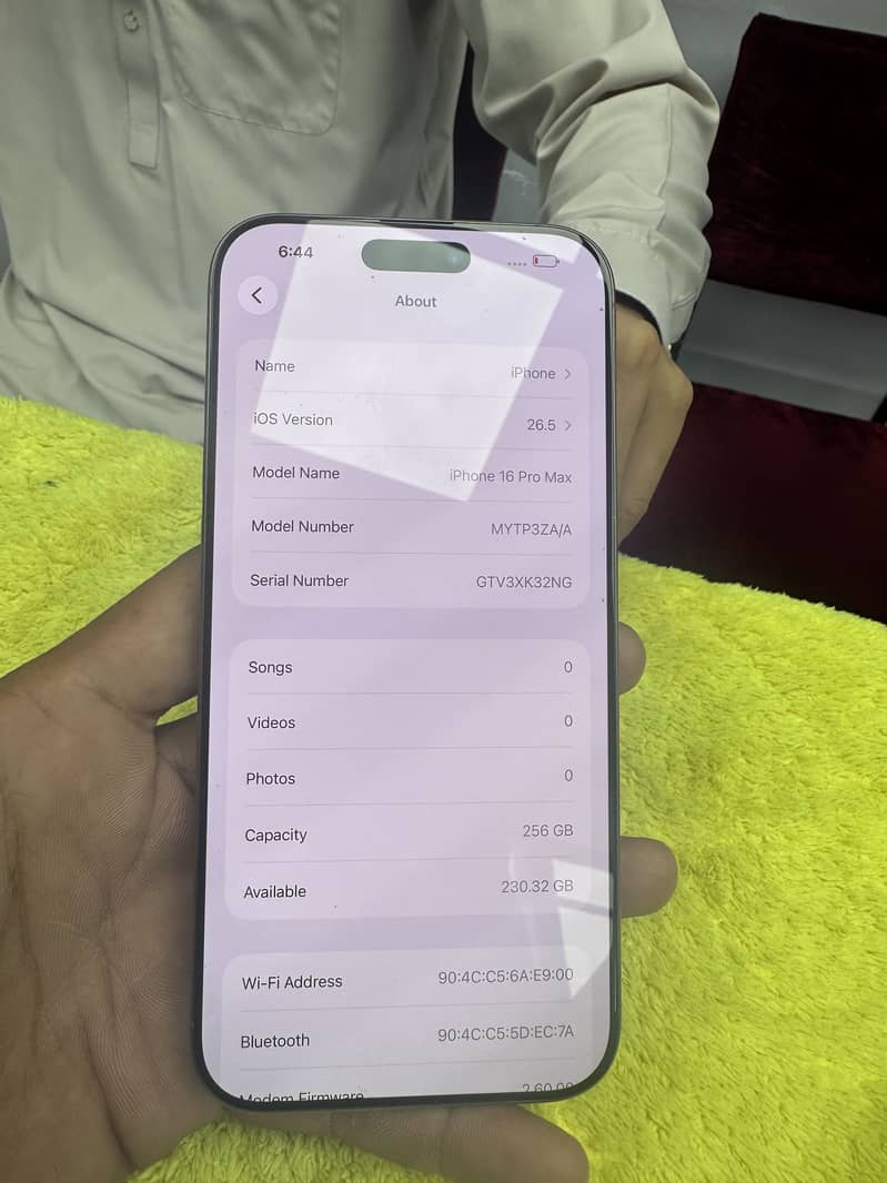 Apple iPhone 16 Pro Max 0