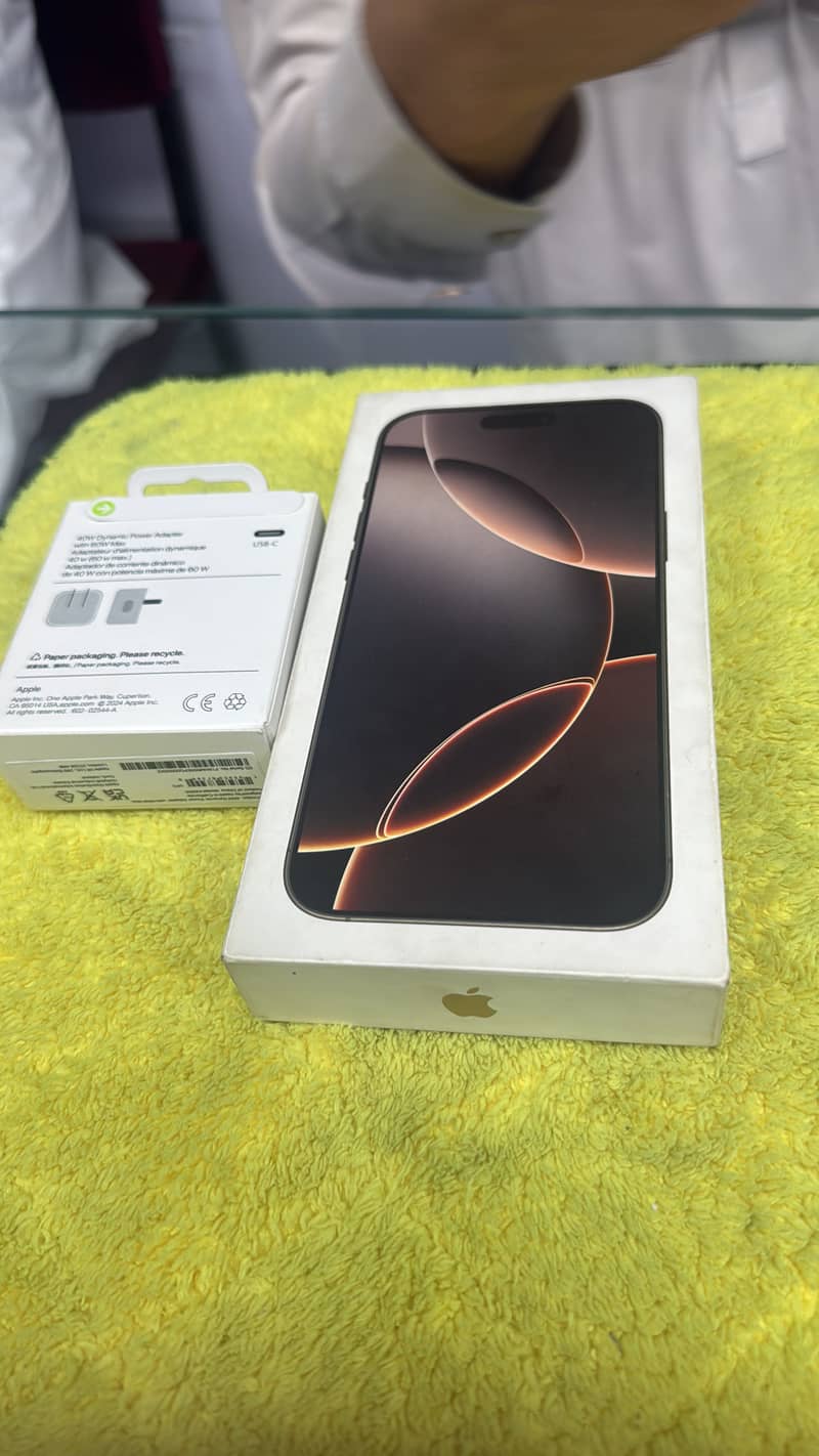 Apple iPhone 16 Pro Max 4