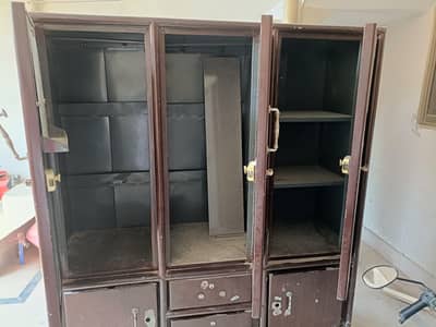 Almari - 3 Doors - Size: W5.4 x H6 x D1.10 - Metal Material