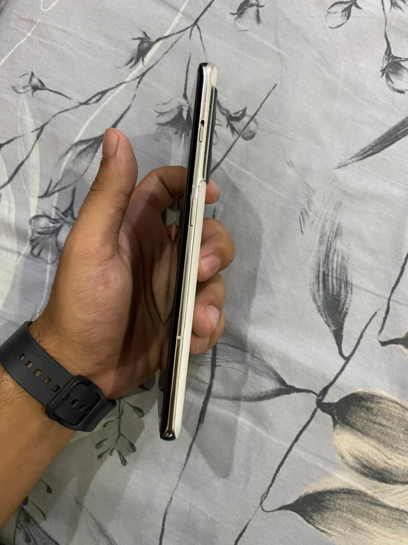 One Plus 10 Pro 3