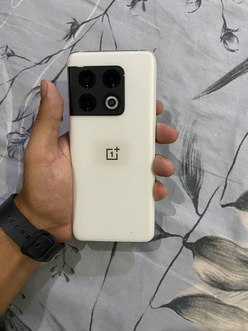 One Plus 10 Pro 5