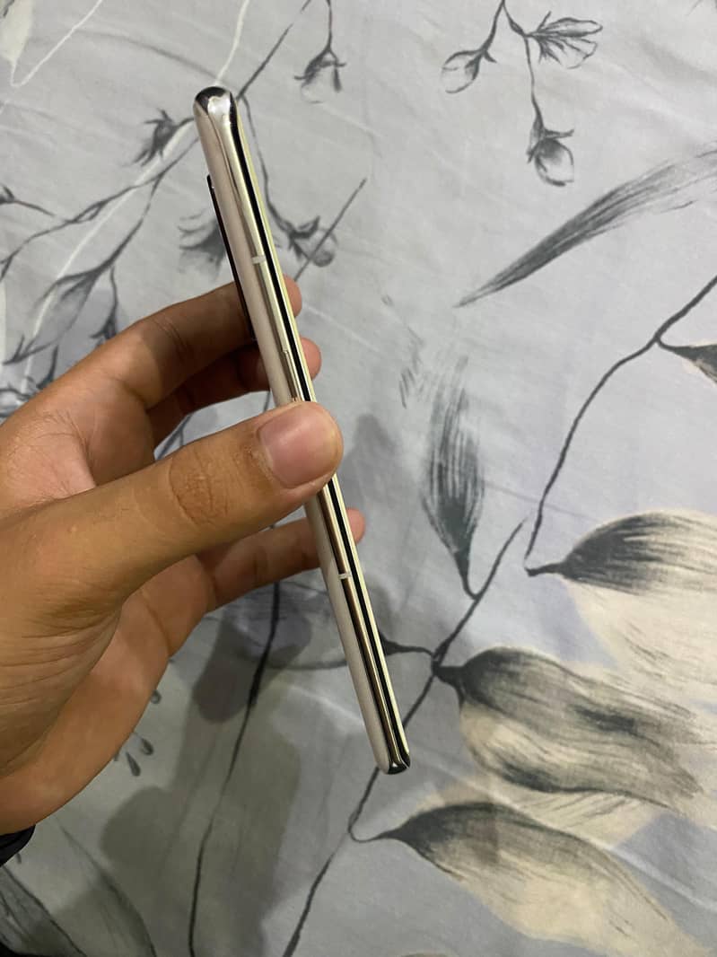 One Plus 10 Pro 6