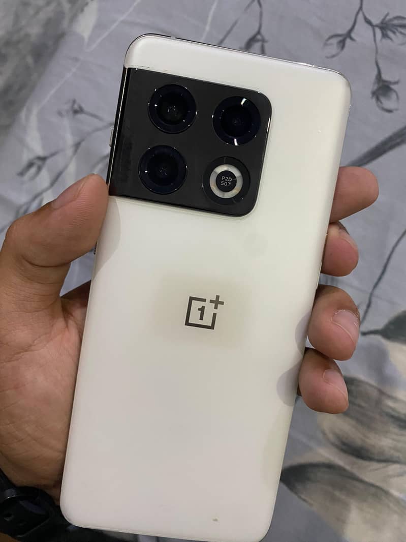 One Plus 10 Pro 8
