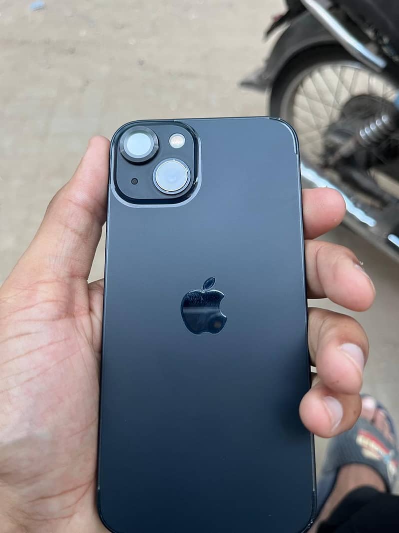 Apple iPhone 13 2