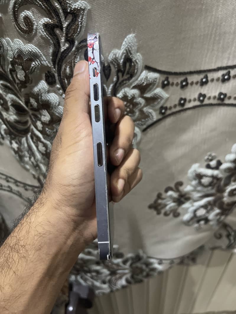 Apple iPhone 14 Pro Max 1