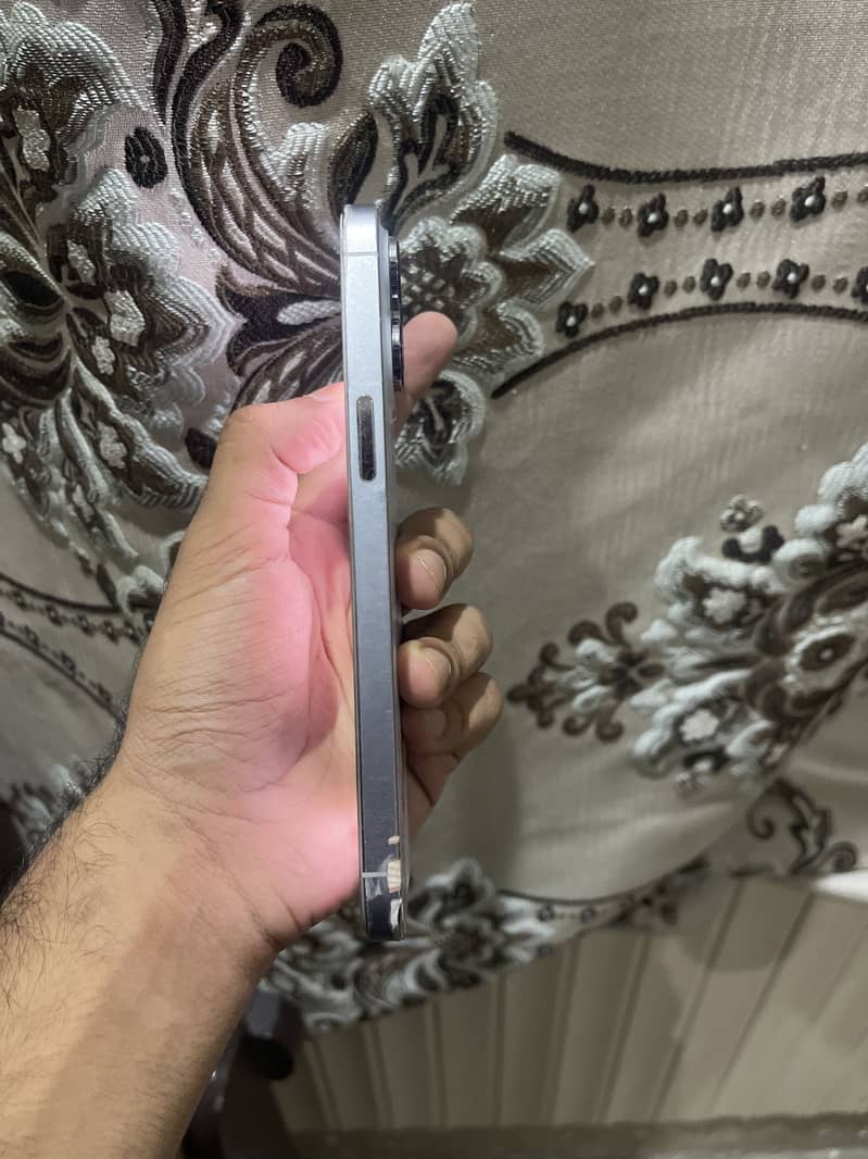 Apple iPhone 14 Pro Max 3