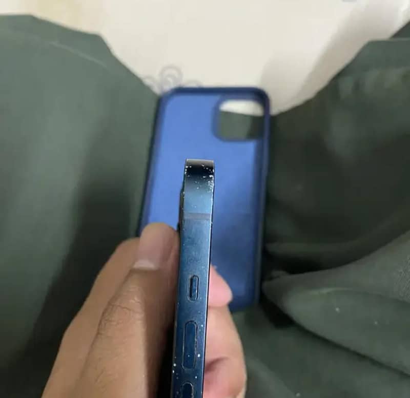 Apple iPhone 13 1